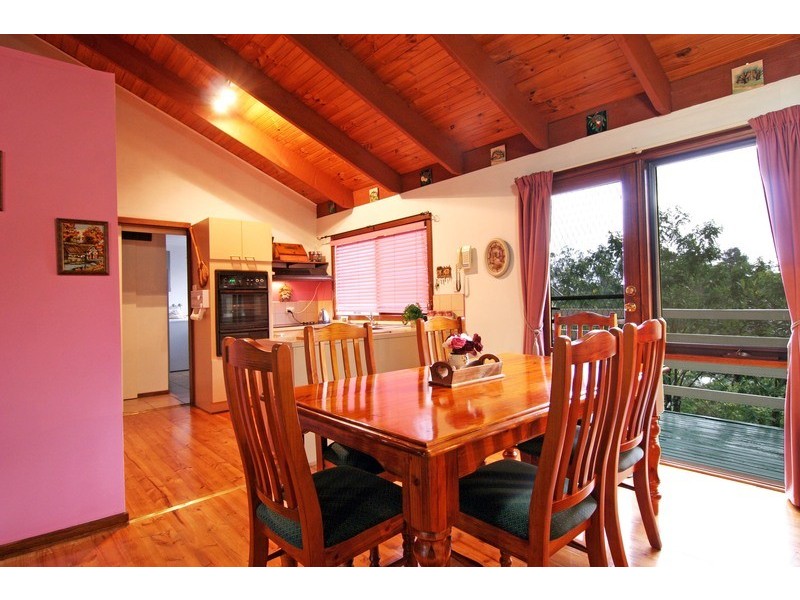 19 Weymar Crescent, Wandin North VIC 3139