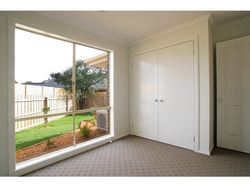2/17 Wimbledon Court, Mooroolbark VIC 3138