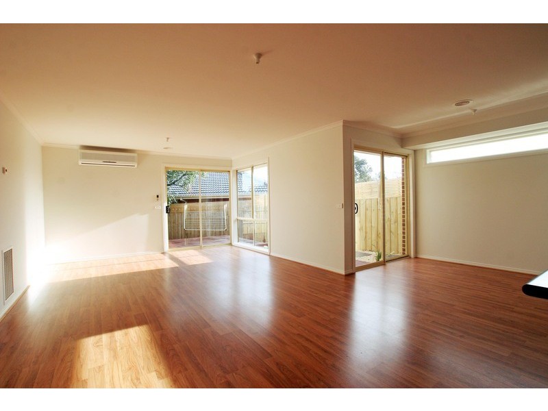 2/17 Wimbledon Court, Mooroolbark VIC 3138