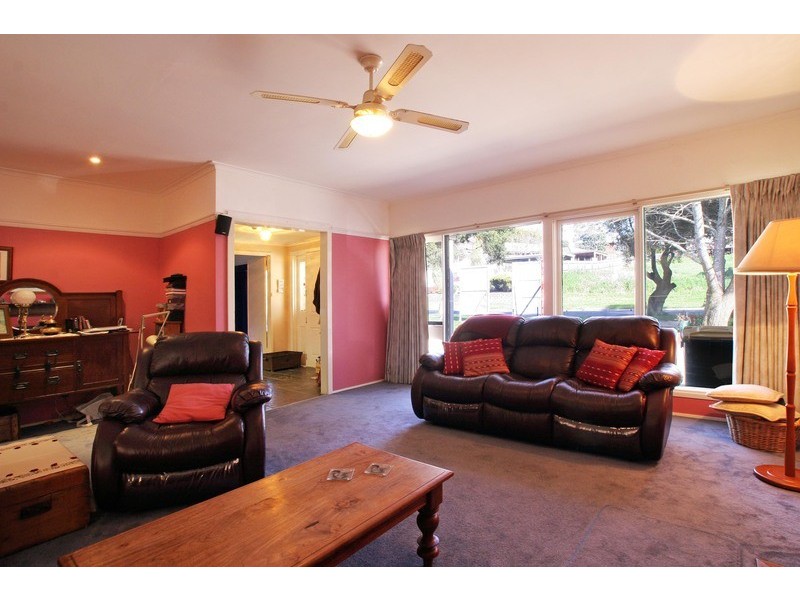 16 Clubpoint Drive, Chirnside Park VIC 3116