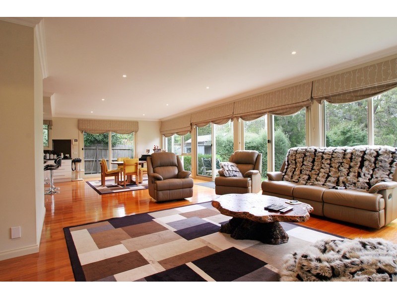 32 Valley Park Drive, Mooroolbark VIC 3138