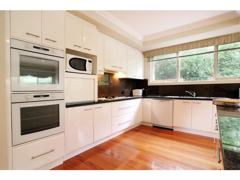 32 Valley Park Drive, Mooroolbark VIC 3138