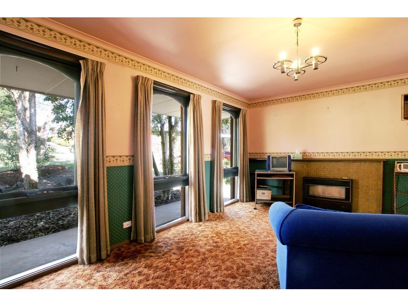15 Old Warburton Road, Seville VIC 3139