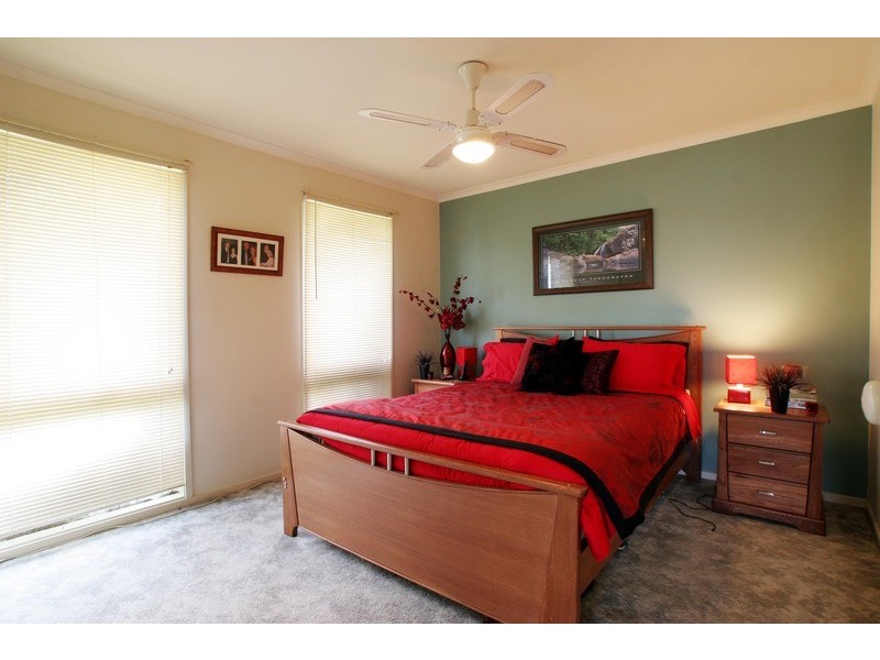 1 Commerford Place, Chirnside Park VIC 3116