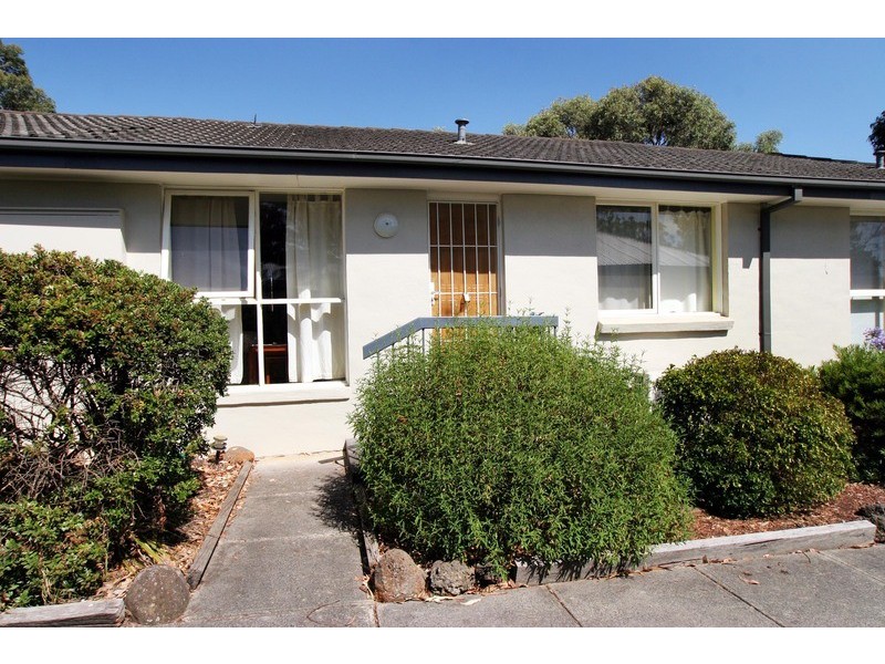 2/7 Laird Street, Croydon VIC 3136