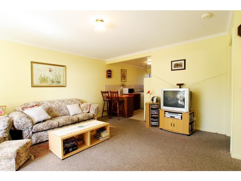 2/7 Laird Street, Croydon VIC 3136