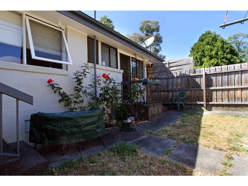 2/7 Laird Street, Croydon VIC 3136