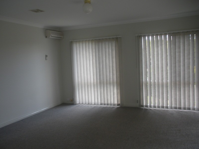 27 Highview Drive, Mooroolbark VIC 3138