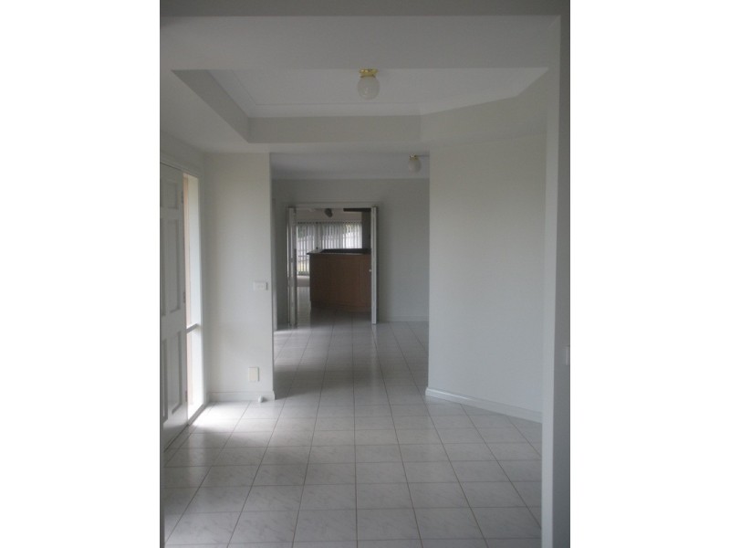 27 Highview Drive, Mooroolbark VIC 3138