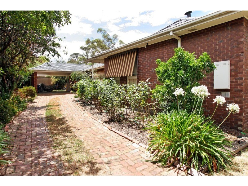 3 Huntly Avenue, Mooroolbark VIC 3138