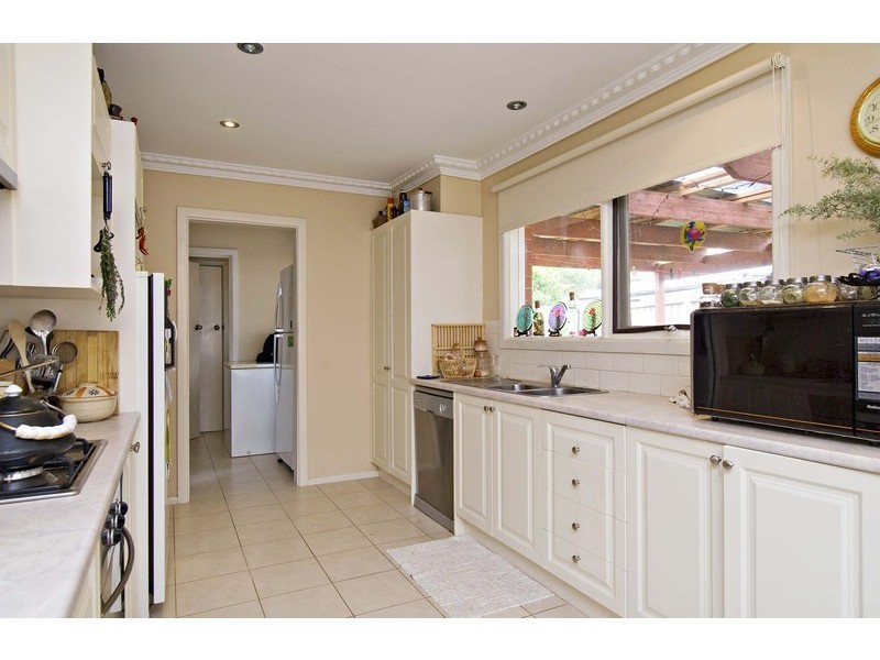 9 Robertson Crescent, Boronia VIC 3155