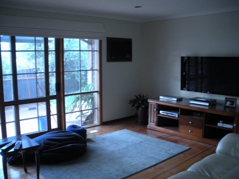 8 Oxford Close, Croydon Hills VIC 3136