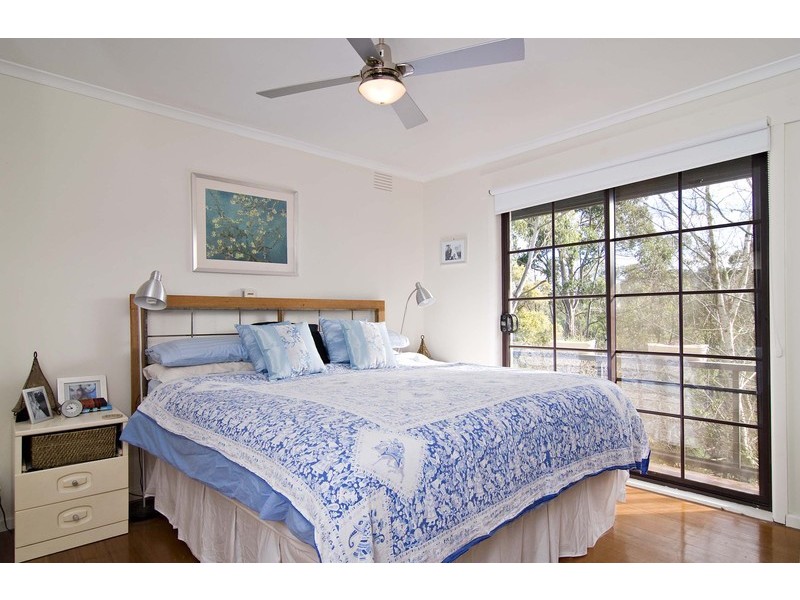 17 Oak Grove, Mount Evelyn VIC 3796