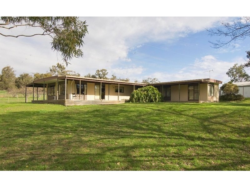 27 Boundary Road, Lilydale VIC 3140