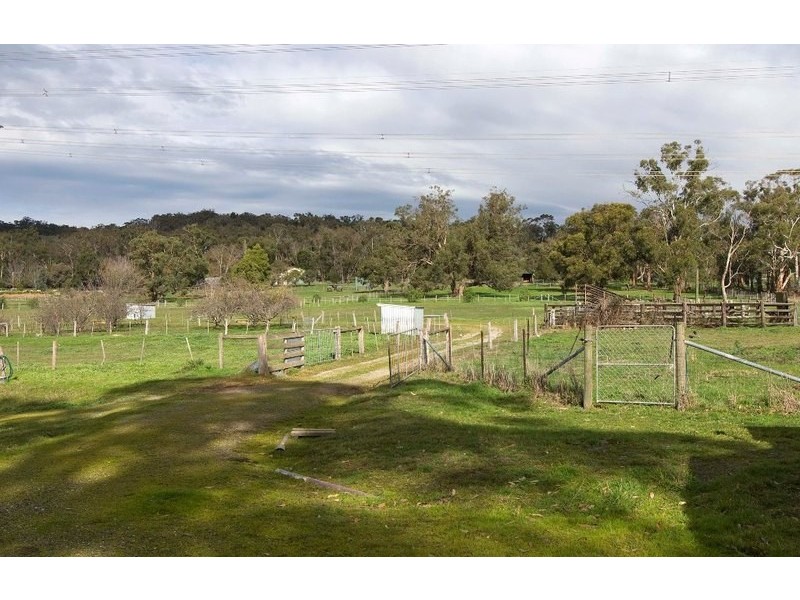 27 Boundary Road, Lilydale VIC 3140