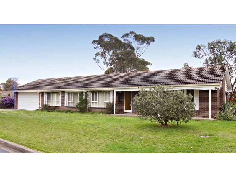 2 Cloverdale Lane, Chirnside Park VIC 3116