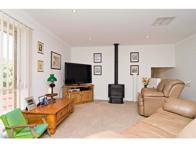 98 Rolling Hills Road, Chirnside Park VIC 3116