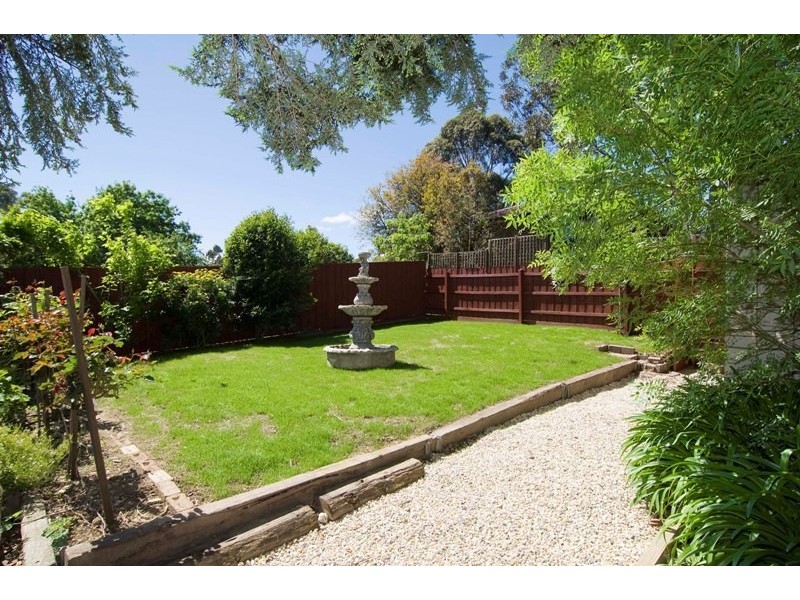 98 Rolling Hills Road, Chirnside Park VIC 3116