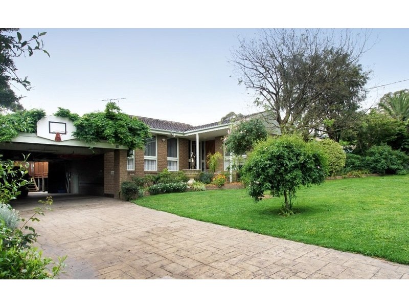 13 Songbird Avenue, Chirnside Park VIC 3116