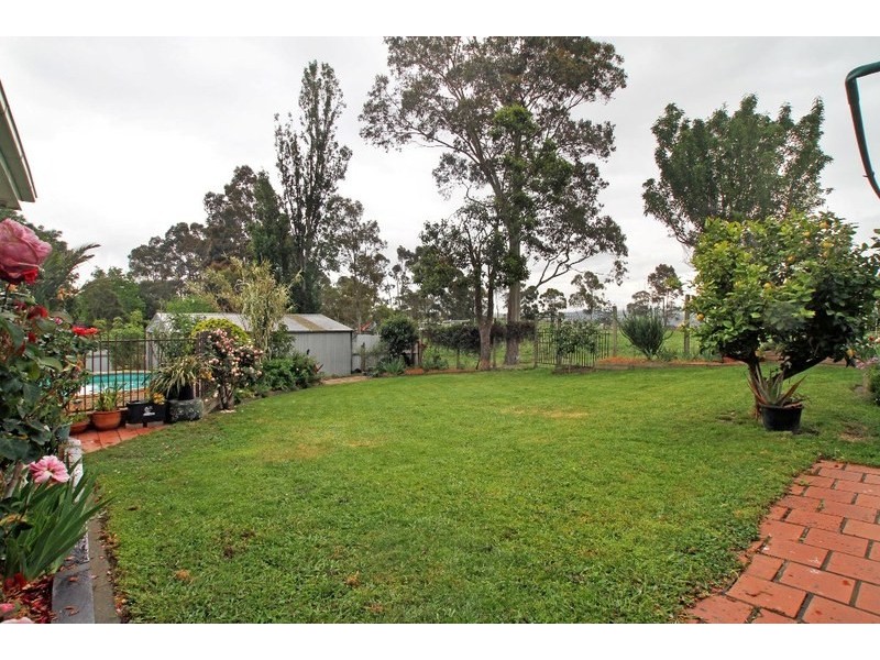 13 Songbird Avenue, Chirnside Park VIC 3116
