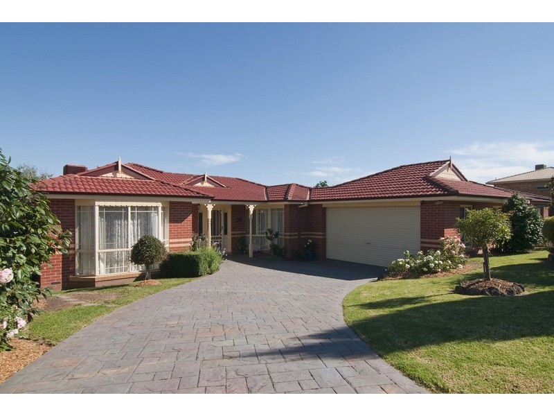 57 Alpine Way, Kilsyth VIC 3137