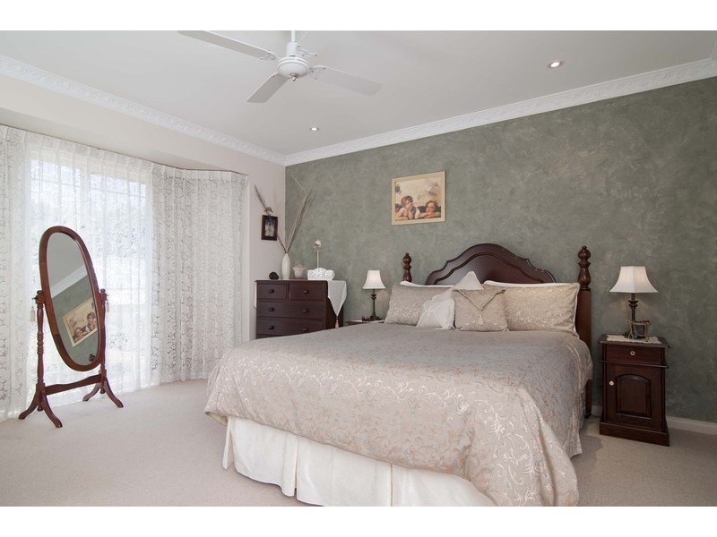 57 Alpine Way, Kilsyth VIC 3137