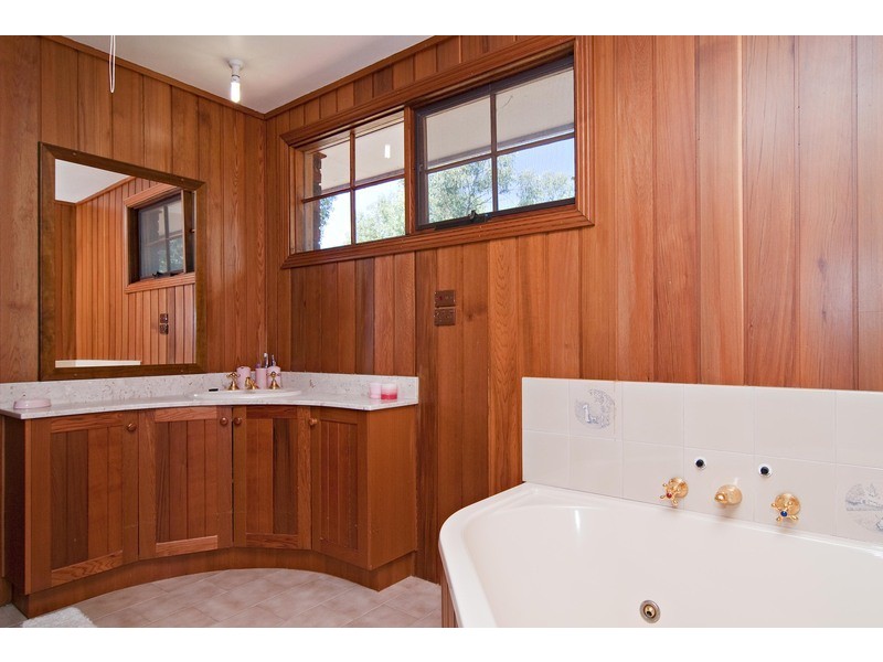 14 Lusatia Park Road, Woori Yallock VIC 3139