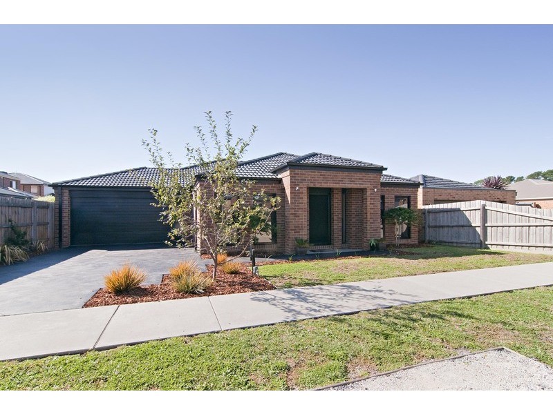 3 Hill View Rise, Mooroolbark VIC 3138