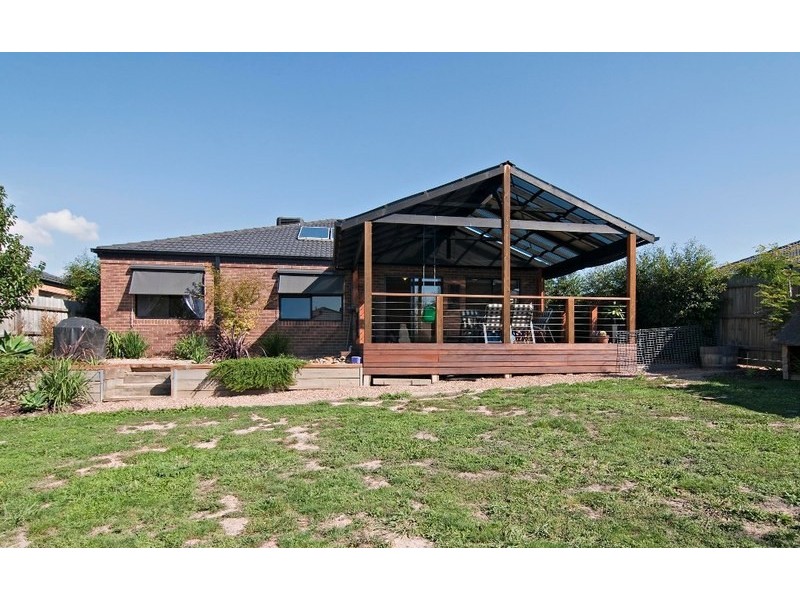 3 Hill View Rise, Mooroolbark VIC 3138