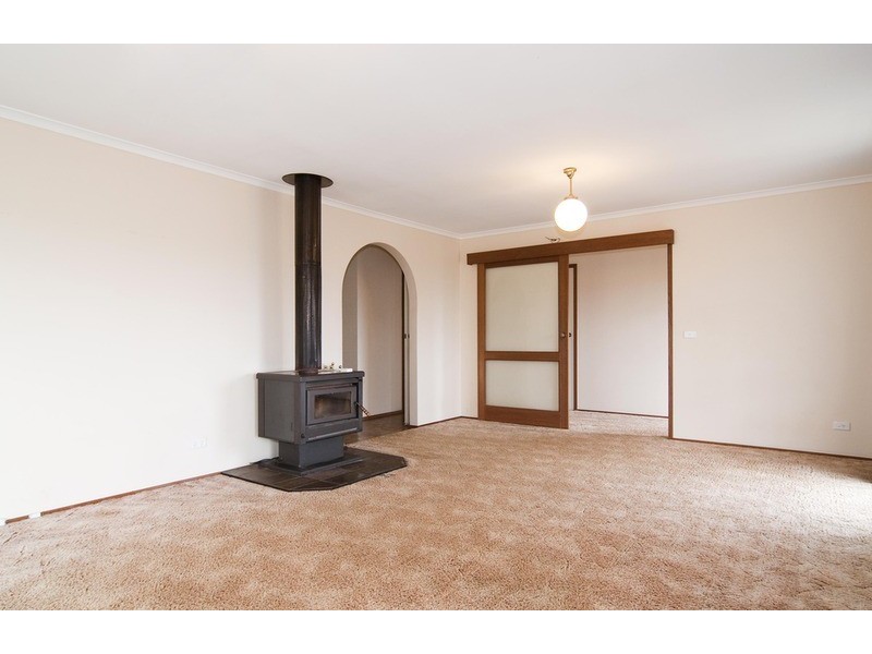 17 Penola Drive, Seville VIC 3139