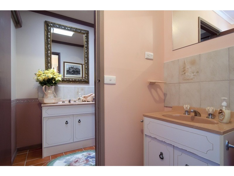 52 Rolling Hills Road, Chirnside Park VIC 3116