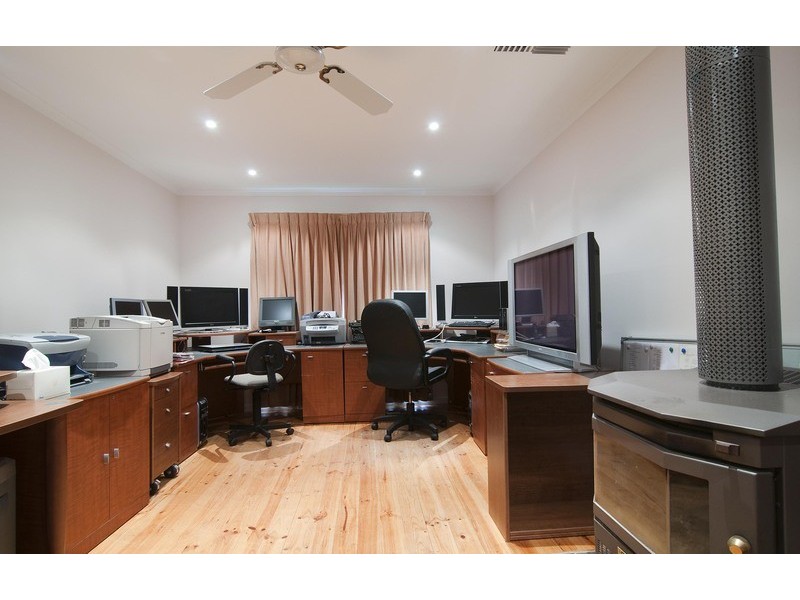 11 Bowen Road, Lilydale VIC 3140