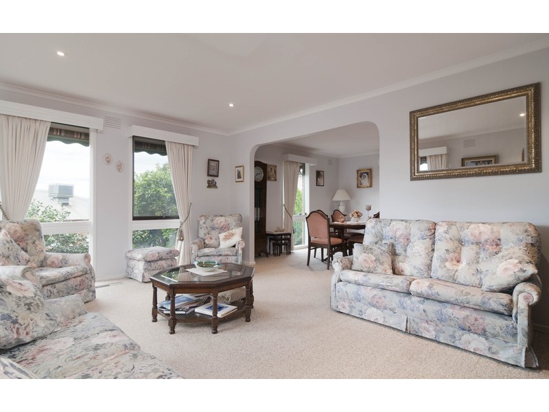 6 Cumberland Crescent, Chirnside Park VIC 3116