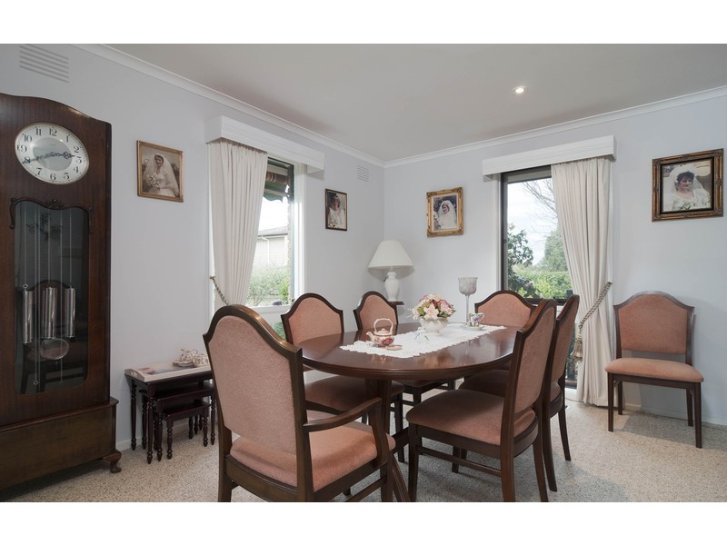 6 Cumberland Crescent, Chirnside Park VIC 3116