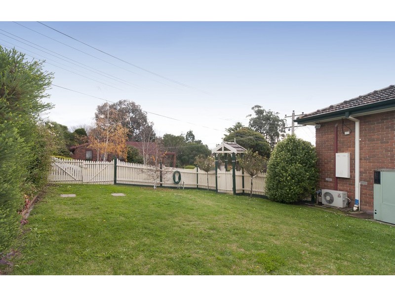 6 Cumberland Crescent, Chirnside Park VIC 3116