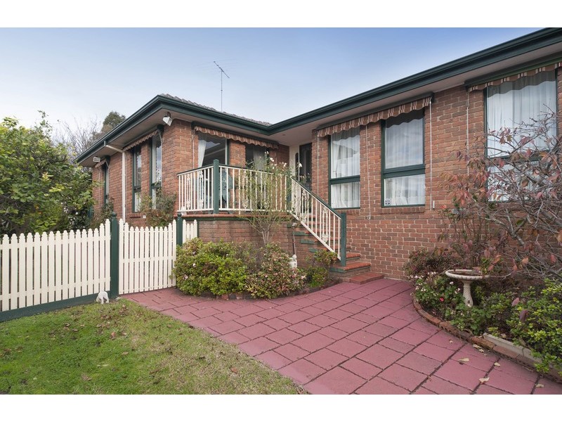 6 Cumberland Crescent, Chirnside Park VIC 3116