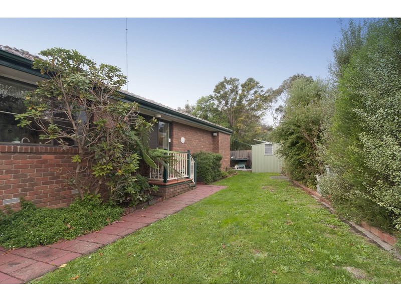6 Cumberland Crescent, Chirnside Park VIC 3116