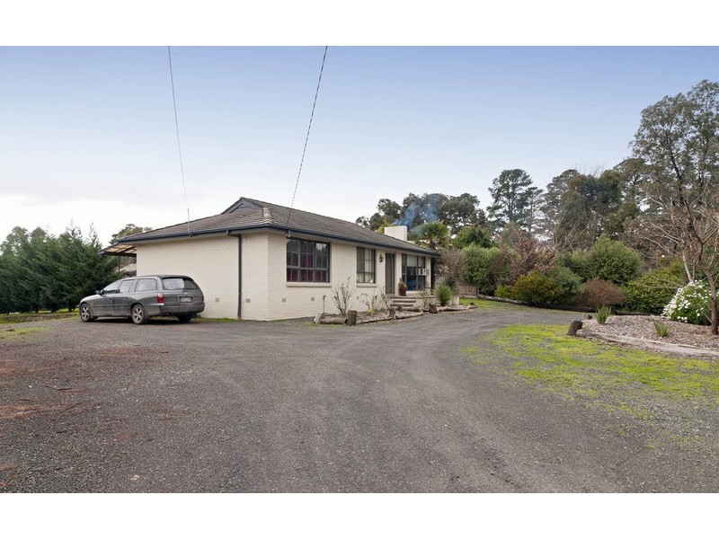 14 School Road, Seville VIC 3139