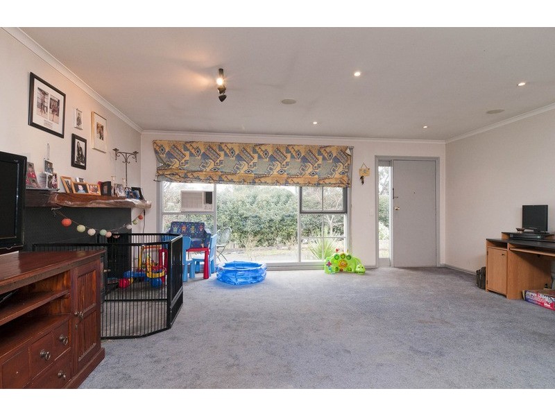 14 School Road, Seville VIC 3139
