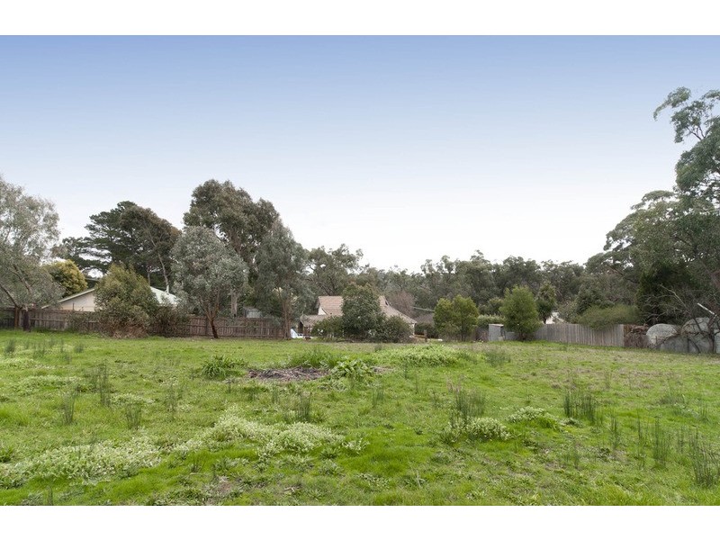 14 School Road, Seville VIC 3139