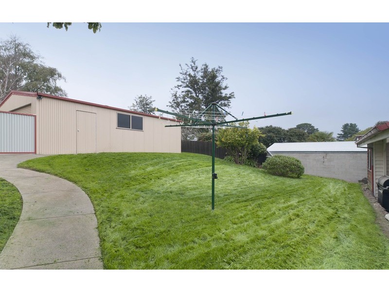 8 Burton Road, Lilydale VIC 3140