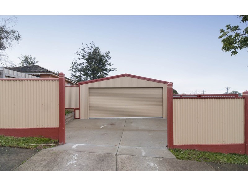 8 Burton Road, Lilydale VIC 3140