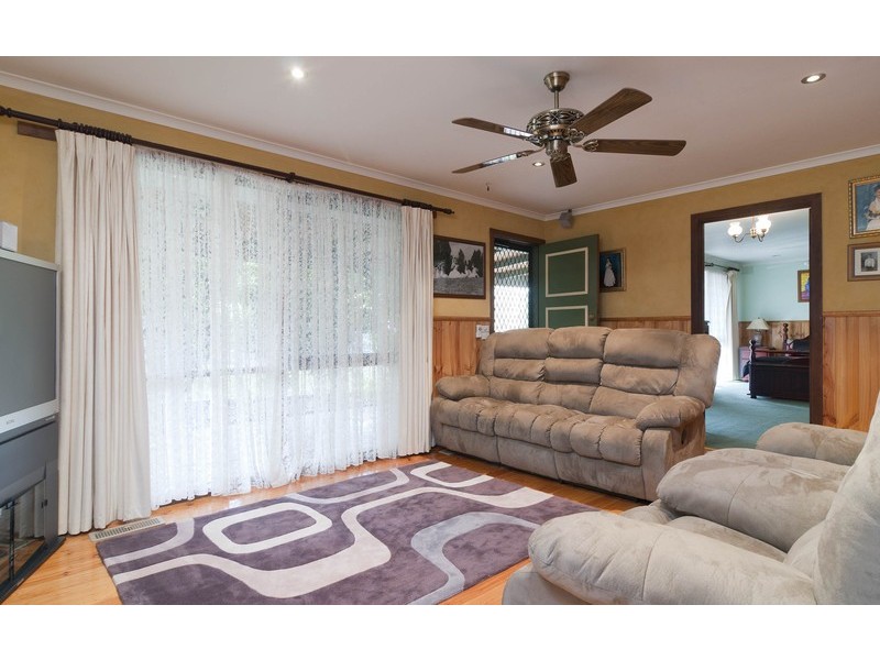 43 Sugarloaf Drive, Chirnside Park VIC 3116