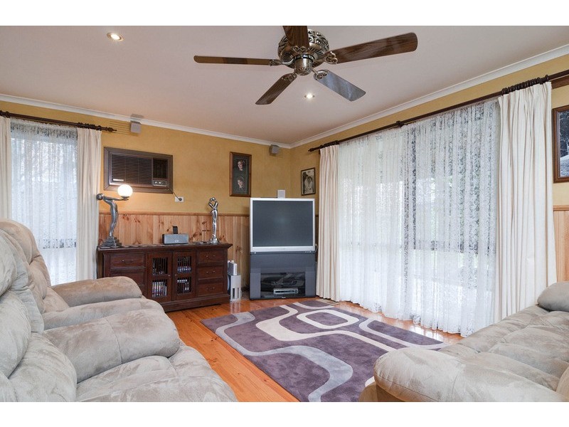 43 Sugarloaf Drive, Chirnside Park VIC 3116