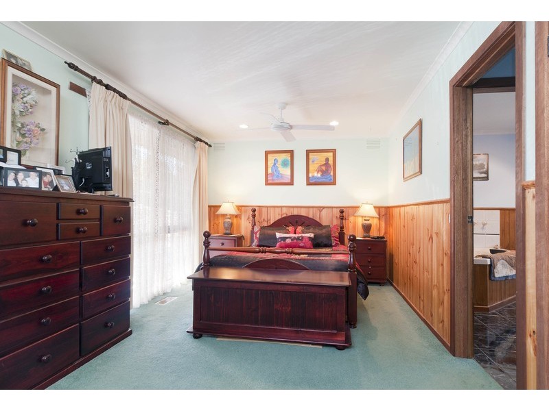 43 Sugarloaf Drive, Chirnside Park VIC 3116