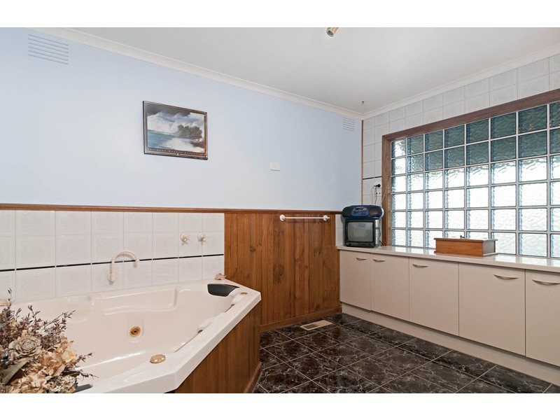 43 Sugarloaf Drive, Chirnside Park VIC 3116