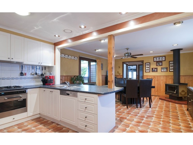 43 Sugarloaf Drive, Chirnside Park VIC 3116