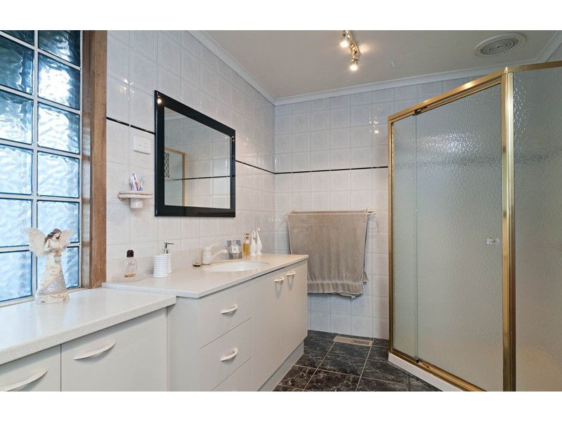 43 Sugarloaf Drive, Chirnside Park VIC 3116