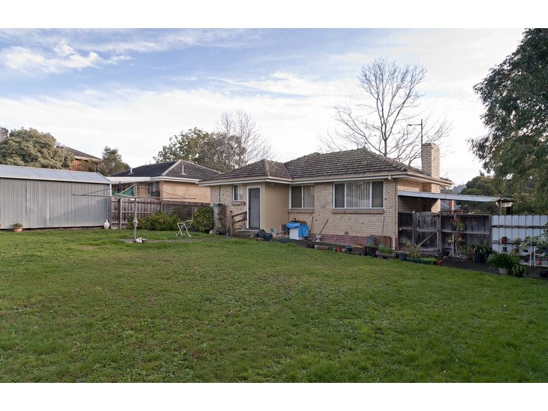 12 Eric Street, Croydon VIC 3136