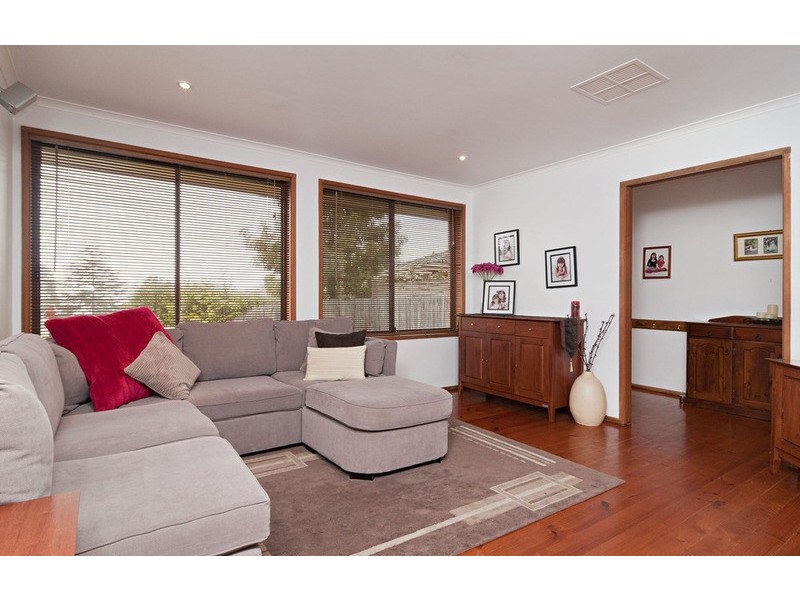 11 Landscape Drive, Mooroolbark VIC 3138